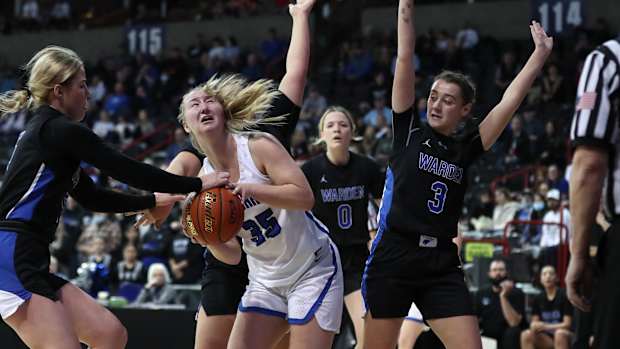 La Conner-Warden 2B girls quarterfinals, Ellie Marble